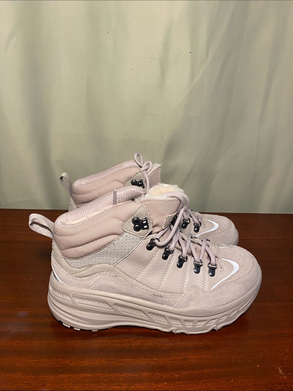 UGG Hiker Outdoor Weather Boots CA805 Putty  1112367 Men’s size 9 New